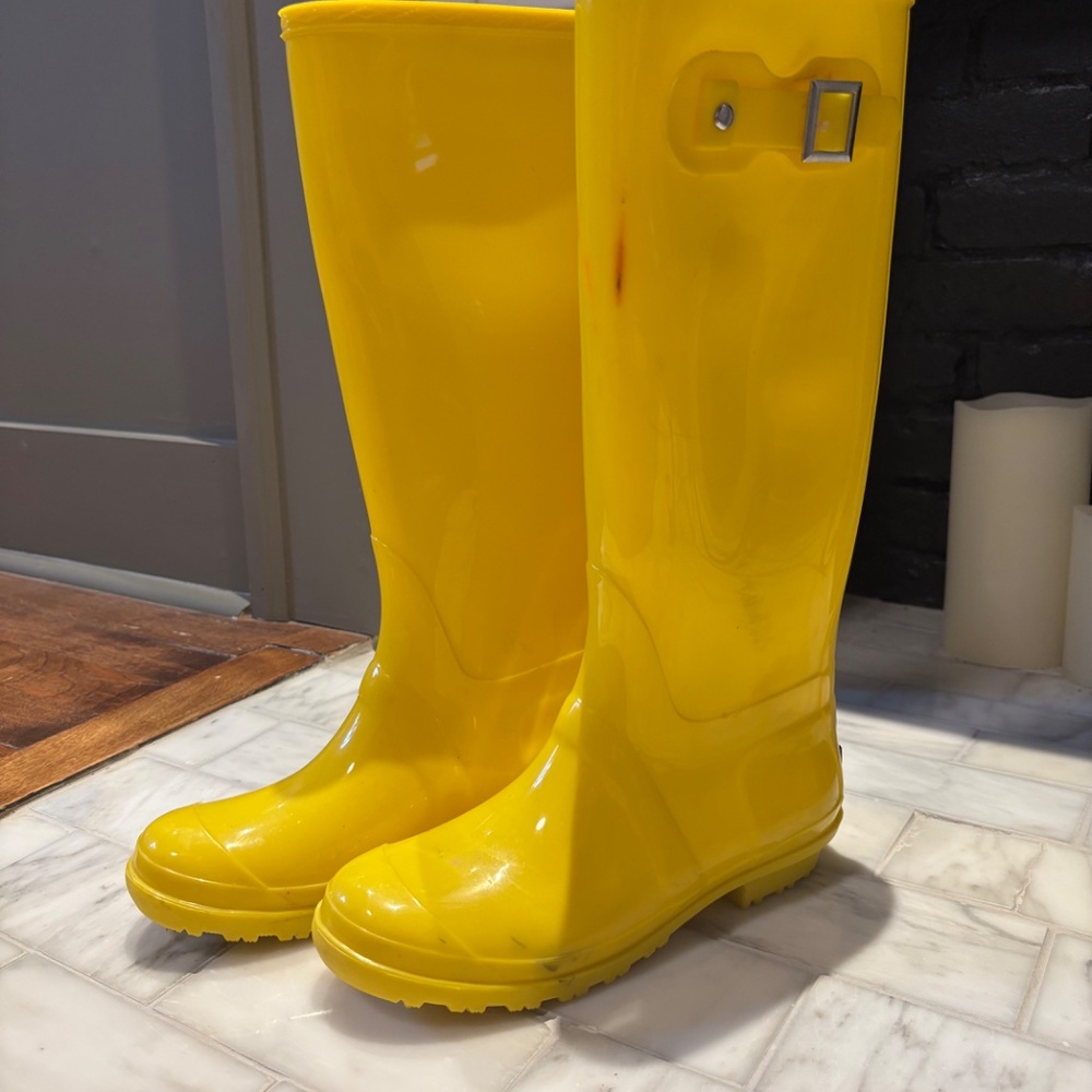 Women's Yellow Rain Boots - Slim Winter & Rain Boot - Picture 2 of 7